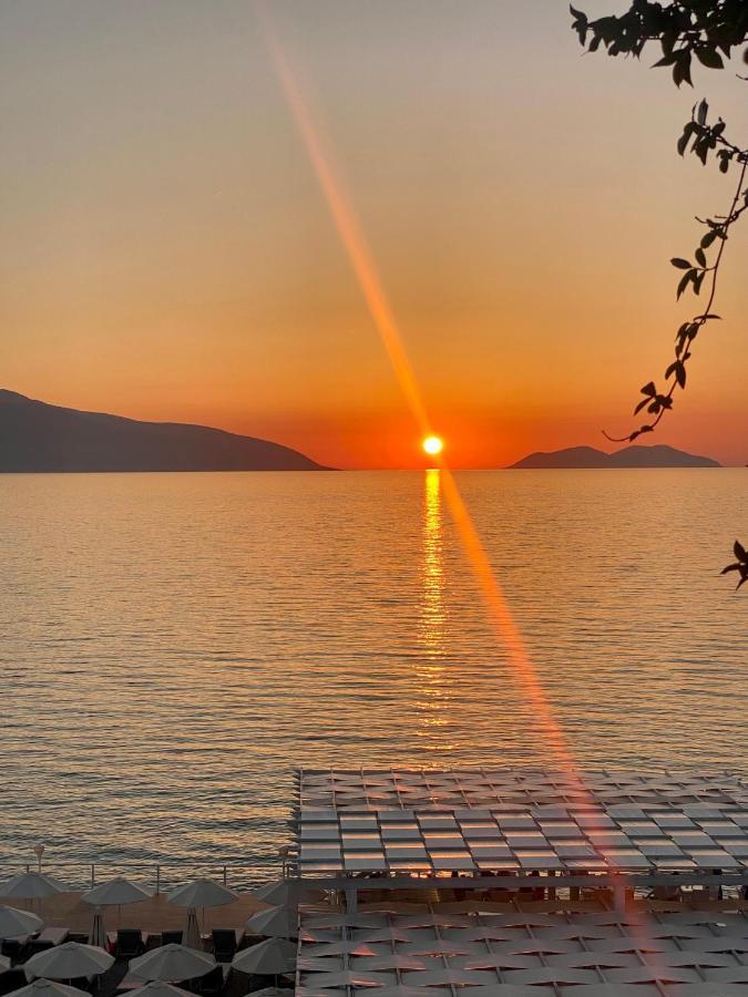 Paradise Beach Hotel Radhimë 외부 사진