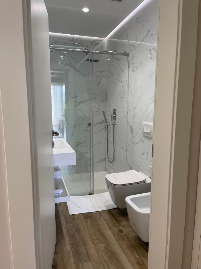 Paradise Beach Hotel Radhimë 외부 사진
