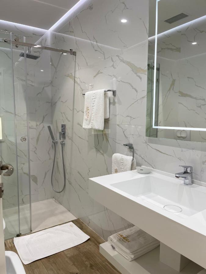 Paradise Beach Hotel Radhimë 외부 사진