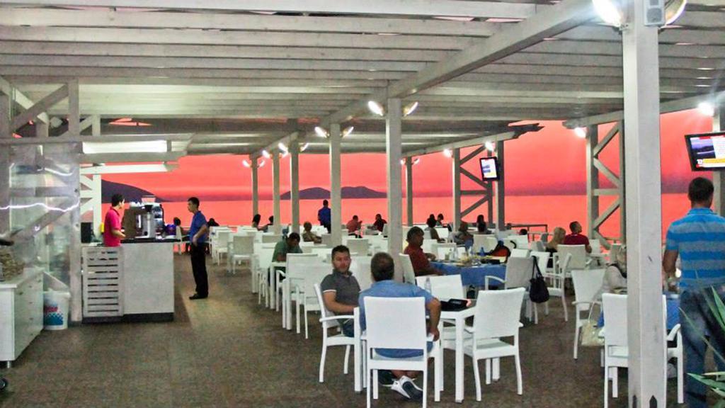 Paradise Beach Hotel Radhimë 외부 사진