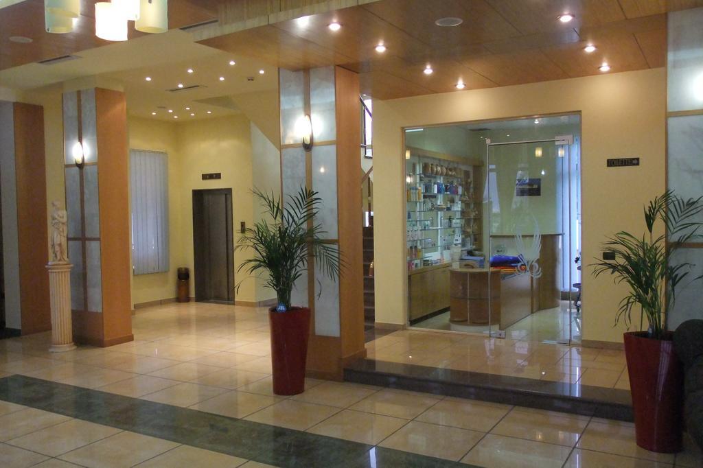 Paradise Beach Hotel Radhimë 외부 사진
