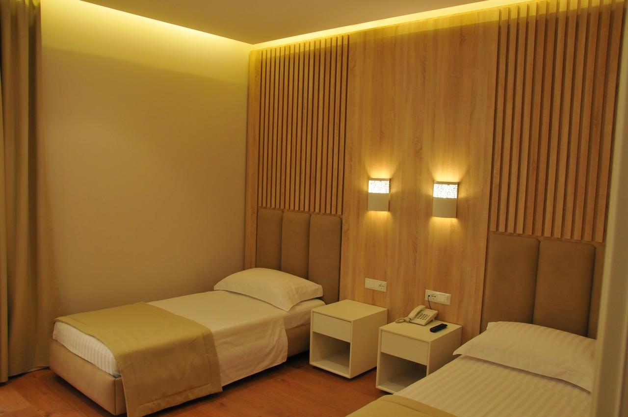 Paradise Beach Hotel Radhimë 외부 사진